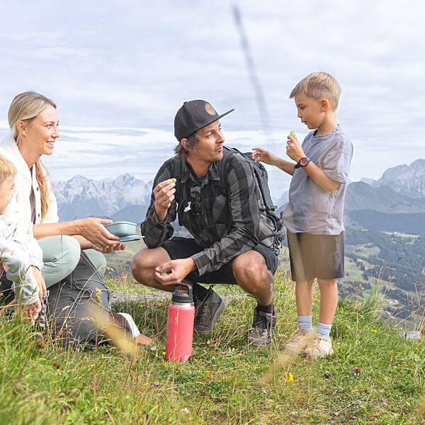 Wandern mit der Familie  Hiking with the Family