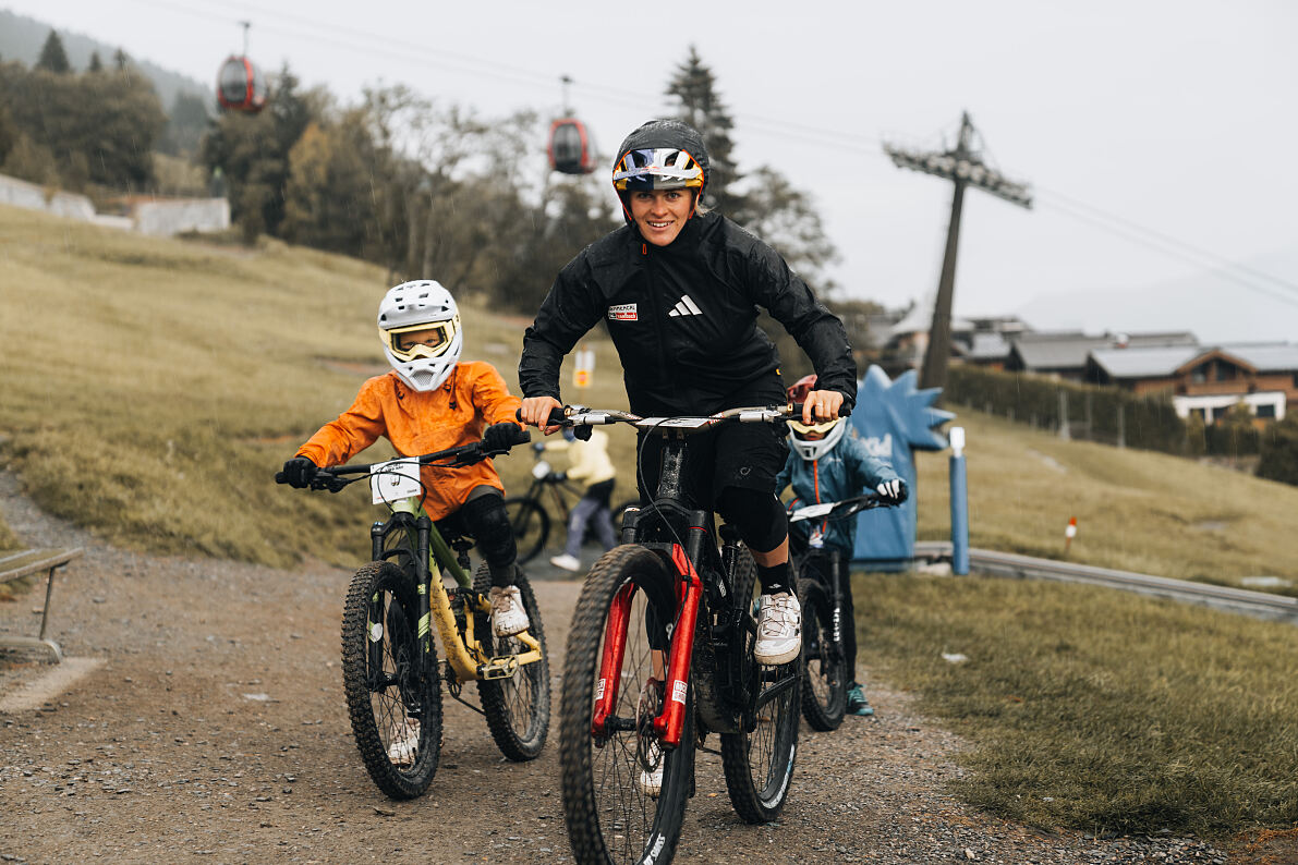 Kids Ride Out in Saalbach mit Vali Höll 2026