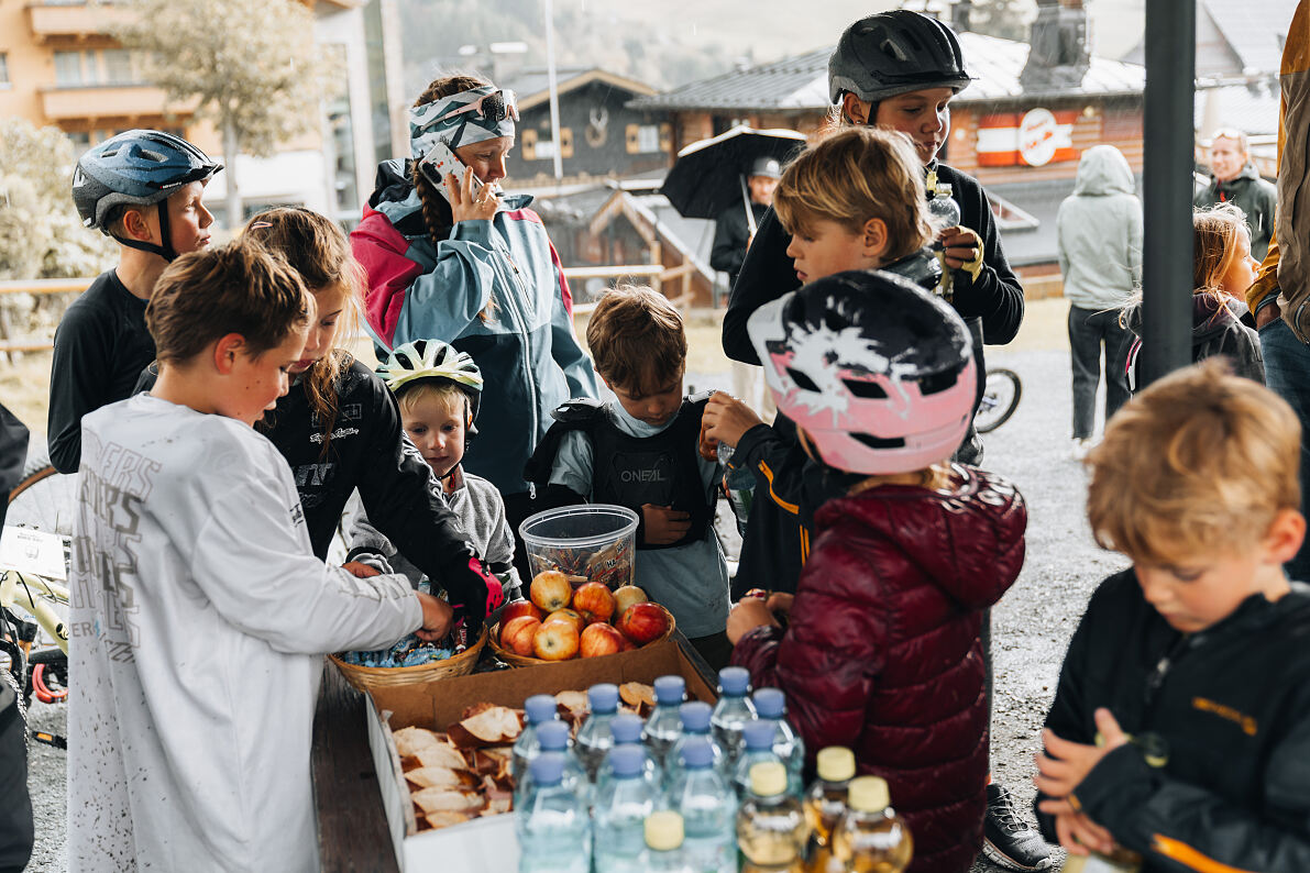 Kids Ride Out in Saalbach mit Vali Höll 2026